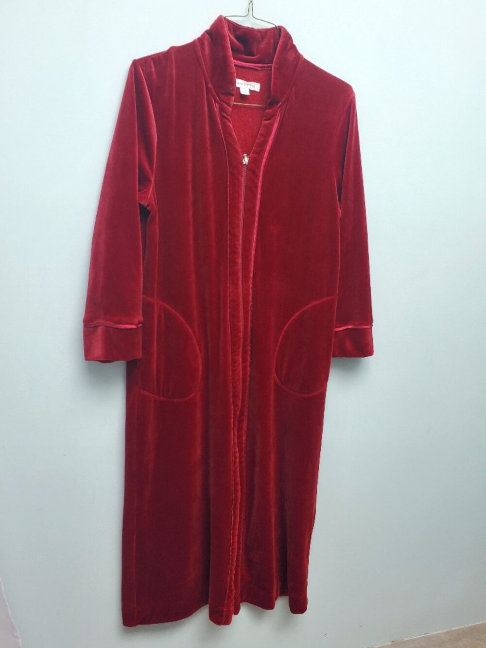 Carole Hochman Burgundy Velour Full Length Zip Front Robe Size M Cozy Loungewear